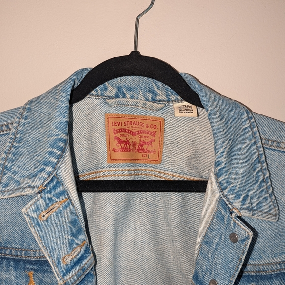 NWOT Levi's Denim Jacket - Picture 2 of 3